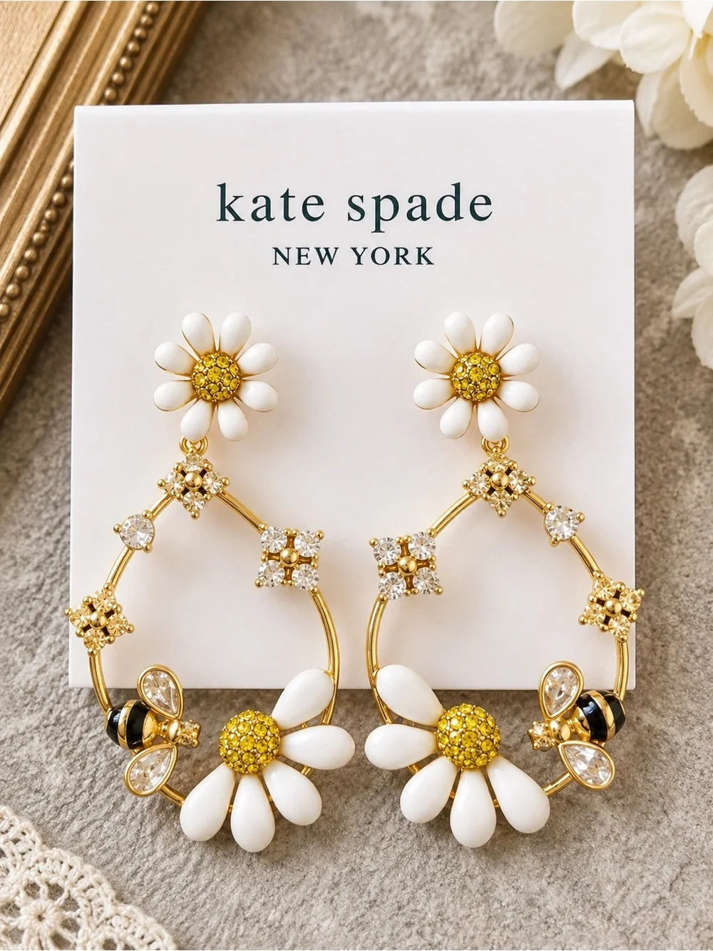 🆕 KATE SPADE • Dazzling Daisies Bee Flower Earrings